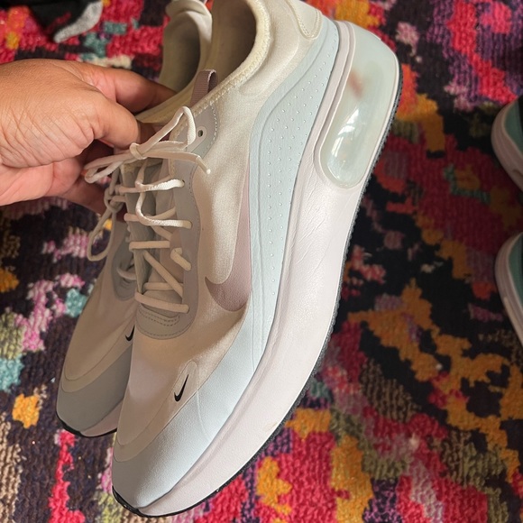 Nike women’s sneakers - Picture 1 of 4